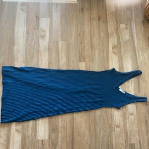 Aritiza tight knee length dress